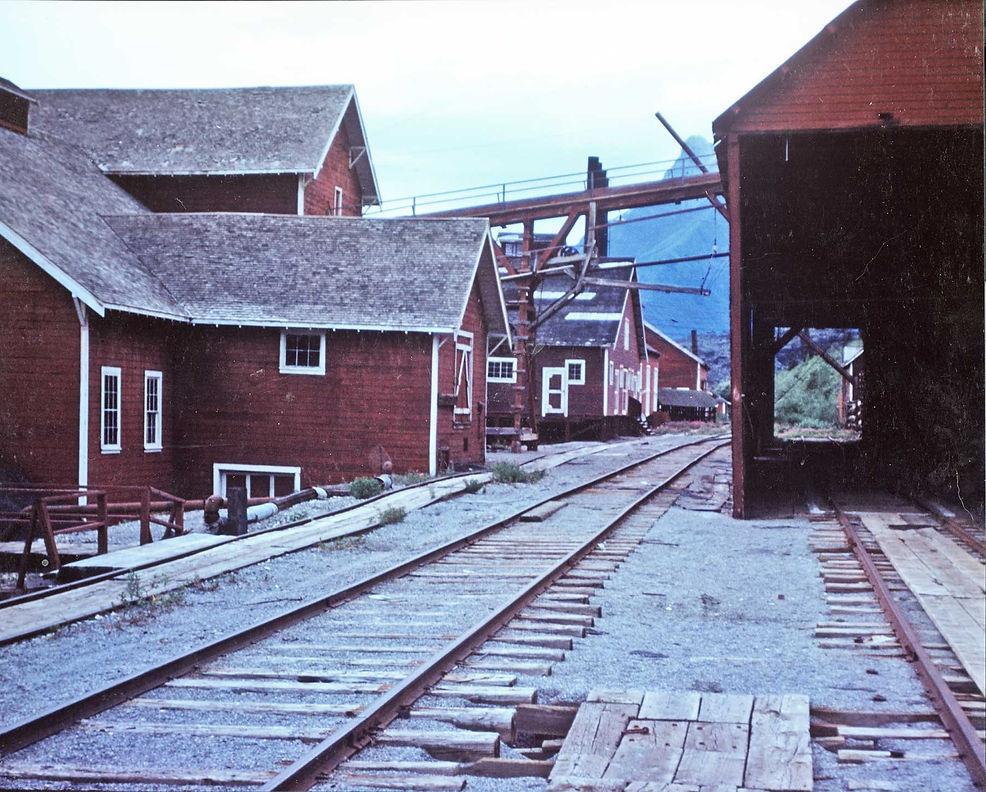 Aban Kennecott Trackside.jpg