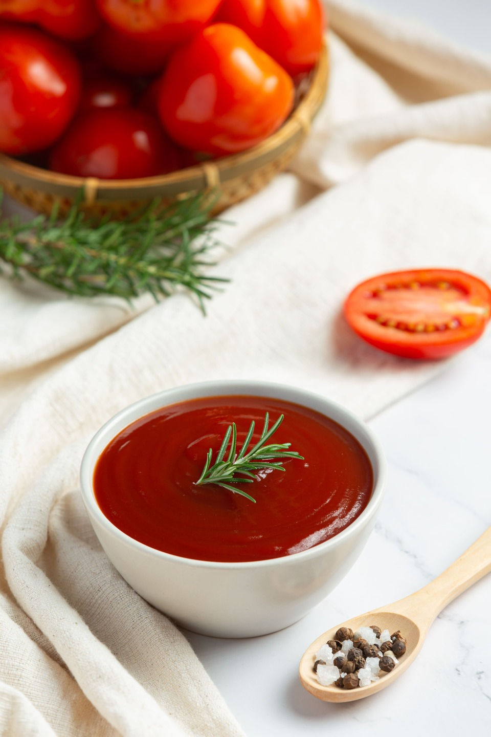 salsa de tomate ketchup con tomate fresco (1).jpg