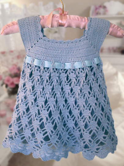 Ice blue lacey dress - Free pattern