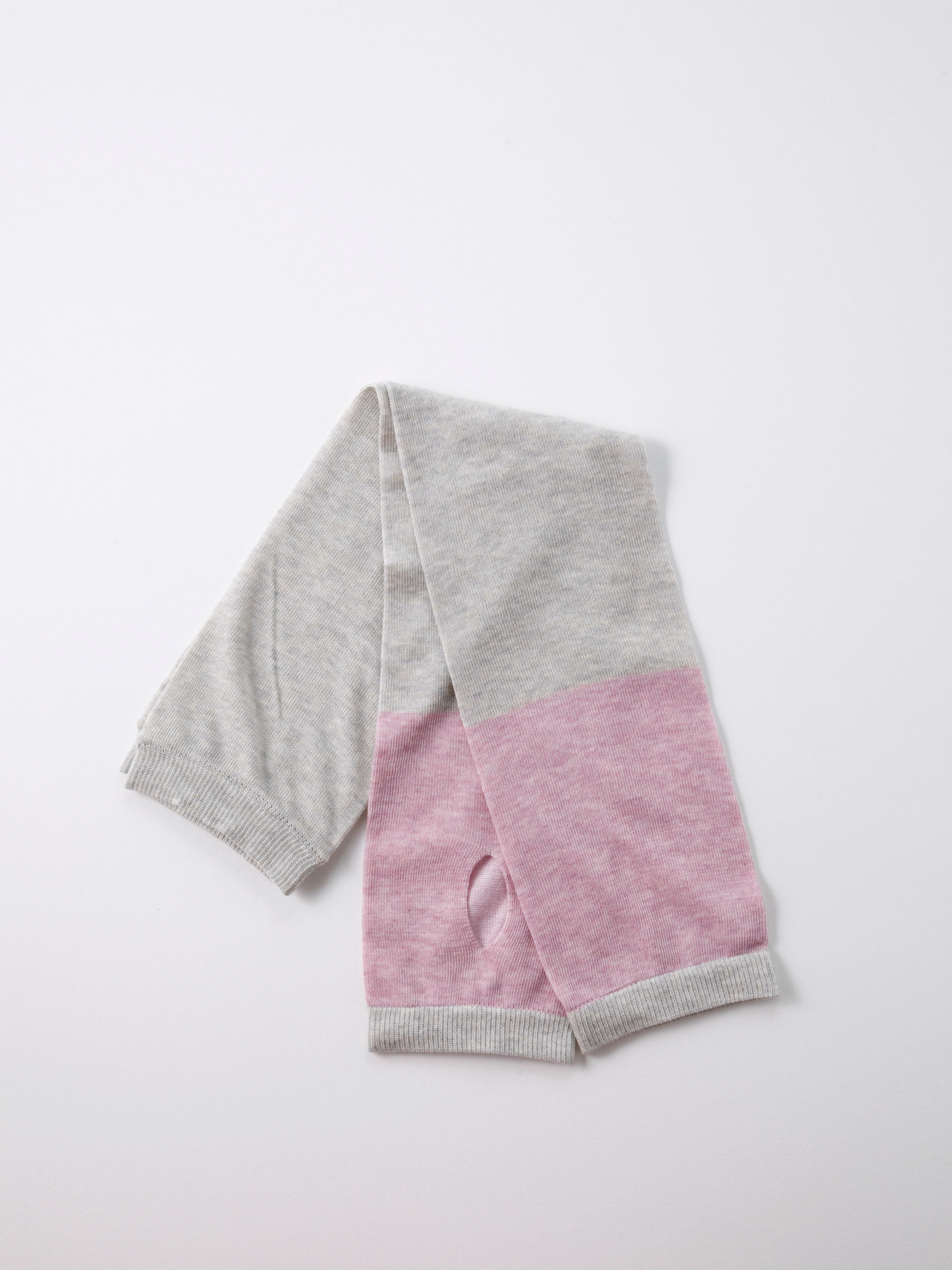 お花と果物で染めたひんやりアームカバー ブドウ×タチアオイ(N-240305G×T)