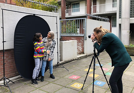 Hanane en zusje - fotografie Vera Duiven