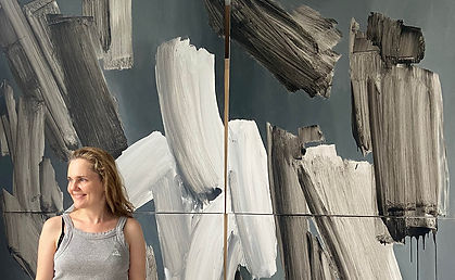 Lesia Khomenko in Studio.jpg