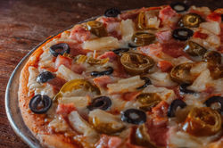 Hawaiana con 7 ingredientes + 3 quesos