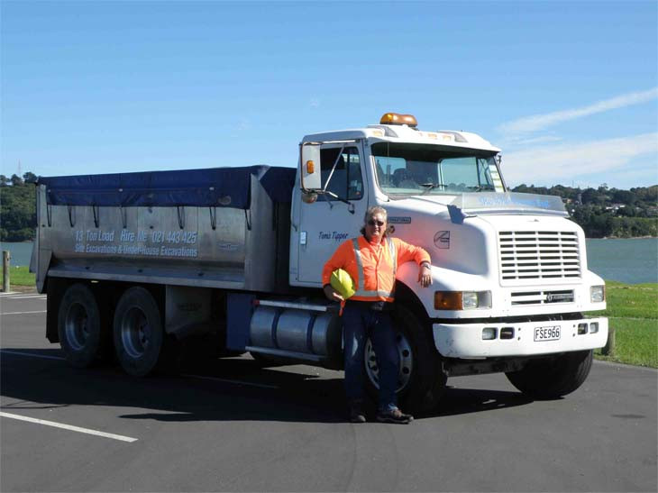 Rotorua Earthworks & Excavations Diggers Bobcats Tipper Trucks