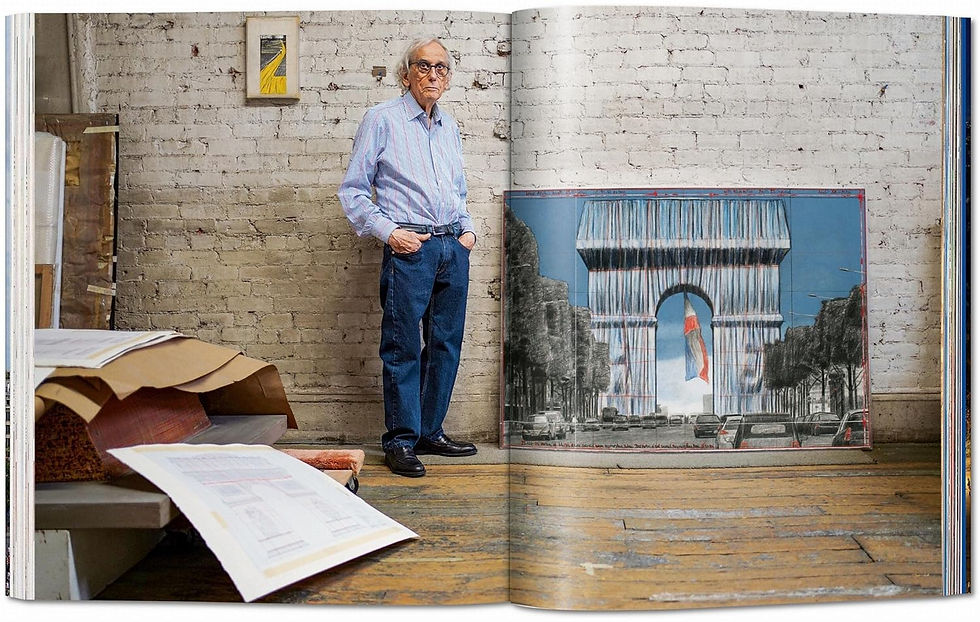 Miniatura: Christo and Jeanne-Claude. L’Arc de Triomphe, Wrapped