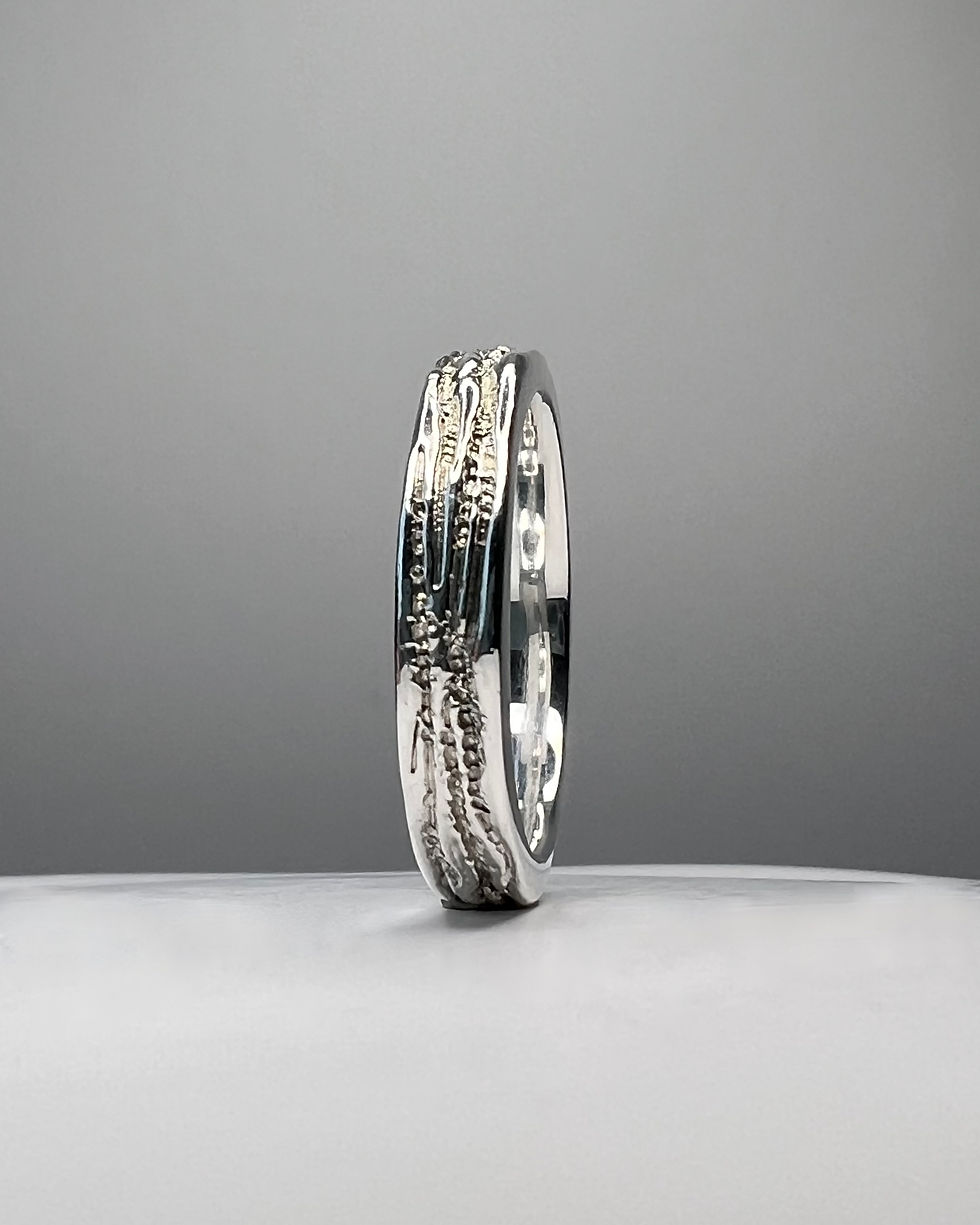Thumbnail: Silver Riven Ring ~ Size L