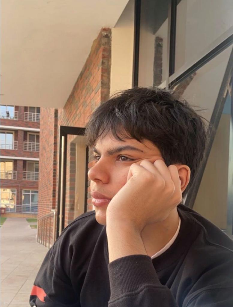 FELLOW.jpg