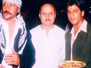Shah Rukh Khan, Anupam Kher and Jackie Shroff pose innocently in this rare throwback picture.