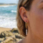 Thumbnail: Freshwater Rice Pearl & Gold Oval Hoop Earrings