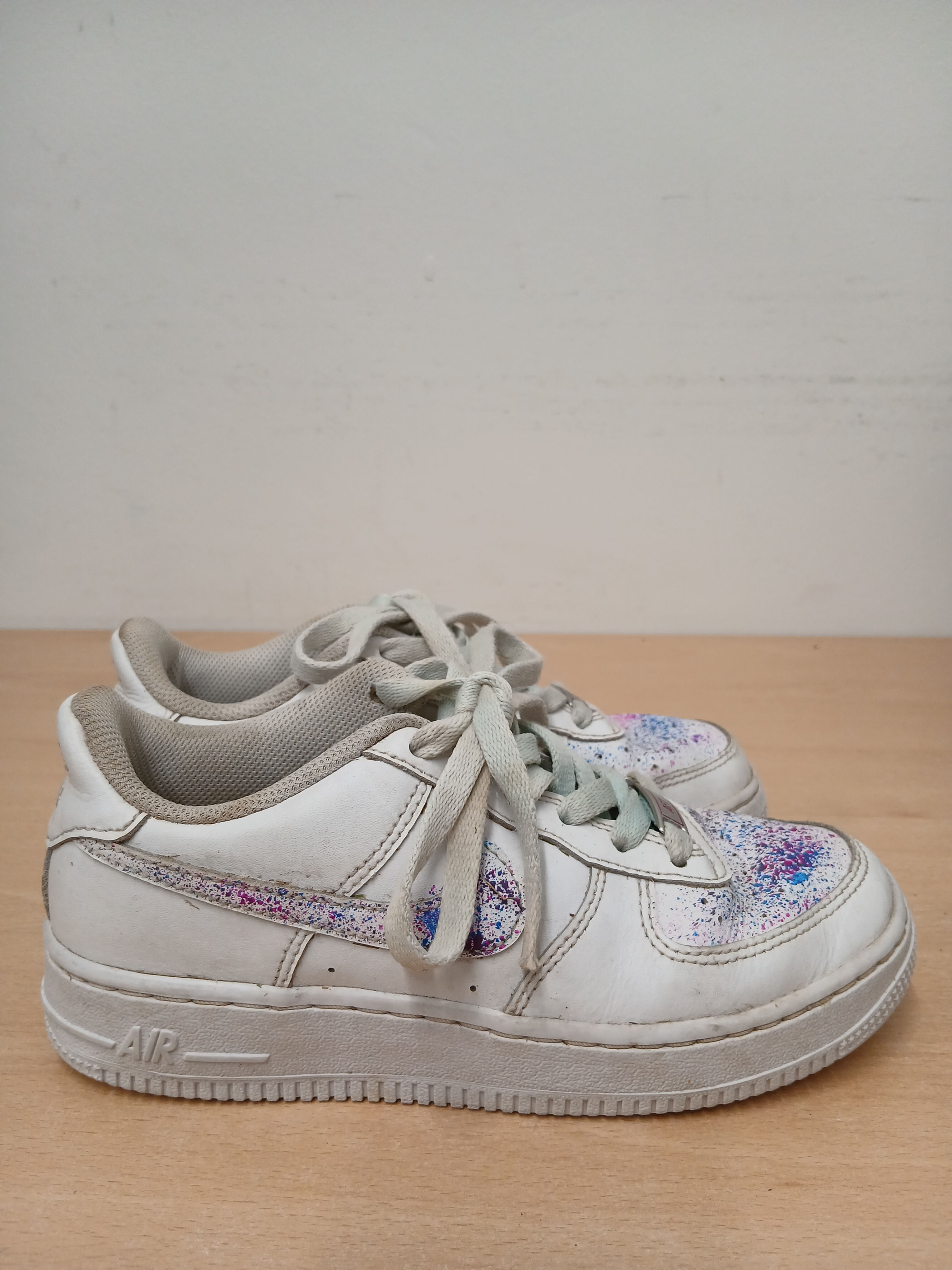 Nike Air Force 1 (White/Multi) Size 3.5 (S155)