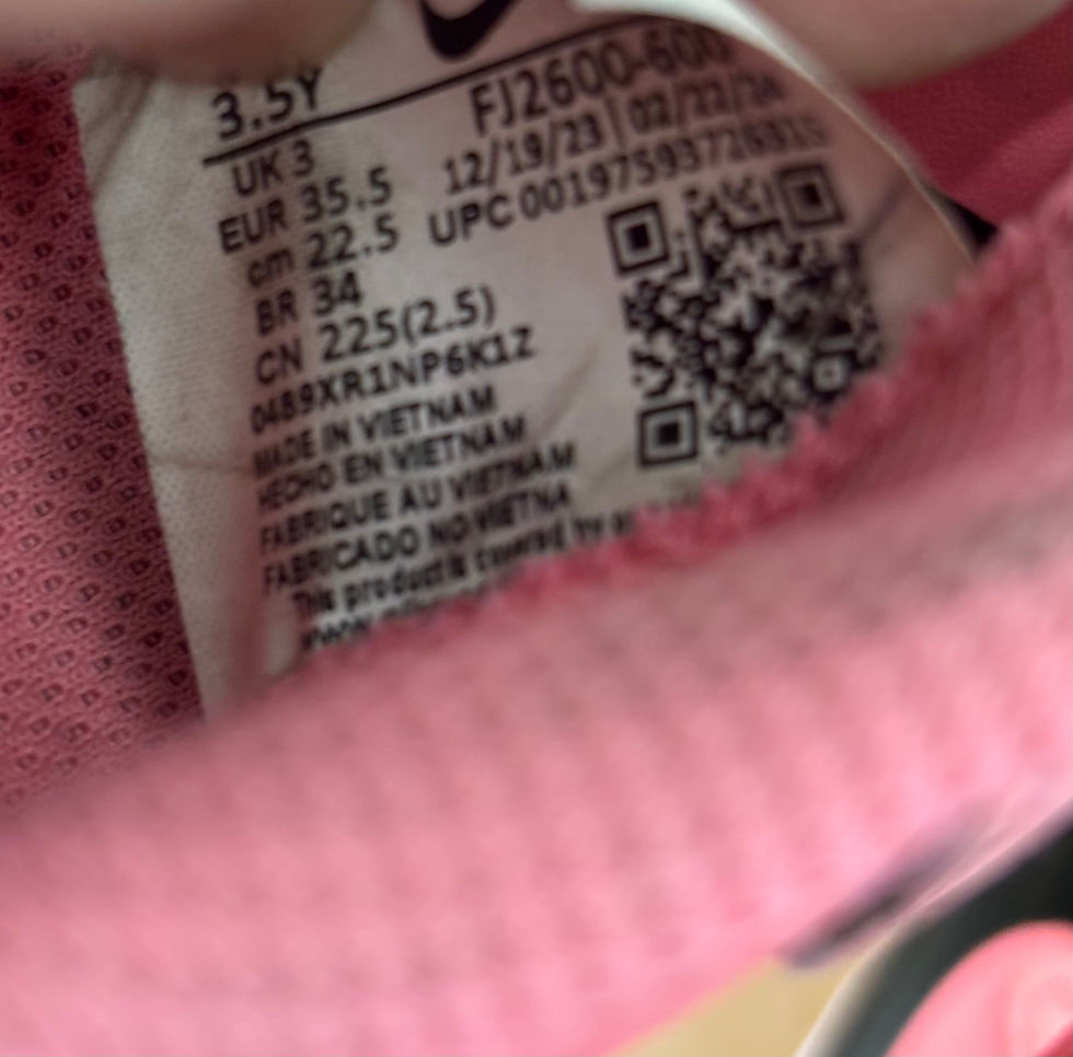Thumbnail: Nike Jr. Phantom Kids Football Boots (Pink/Black) Size 3 (S208)