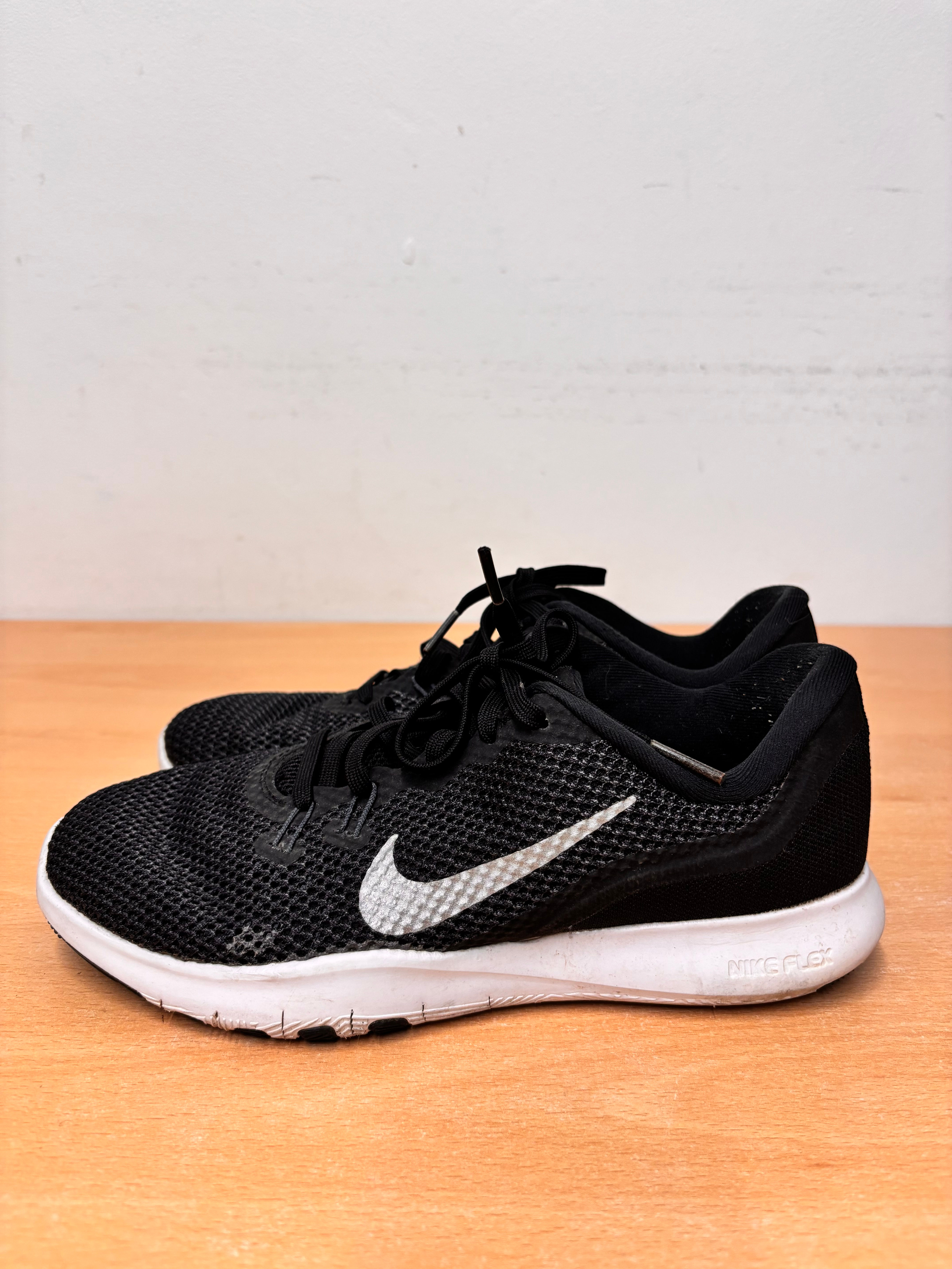 Nike Womens Flex Trainers (Black/Silver) Size 4.5 (S184)