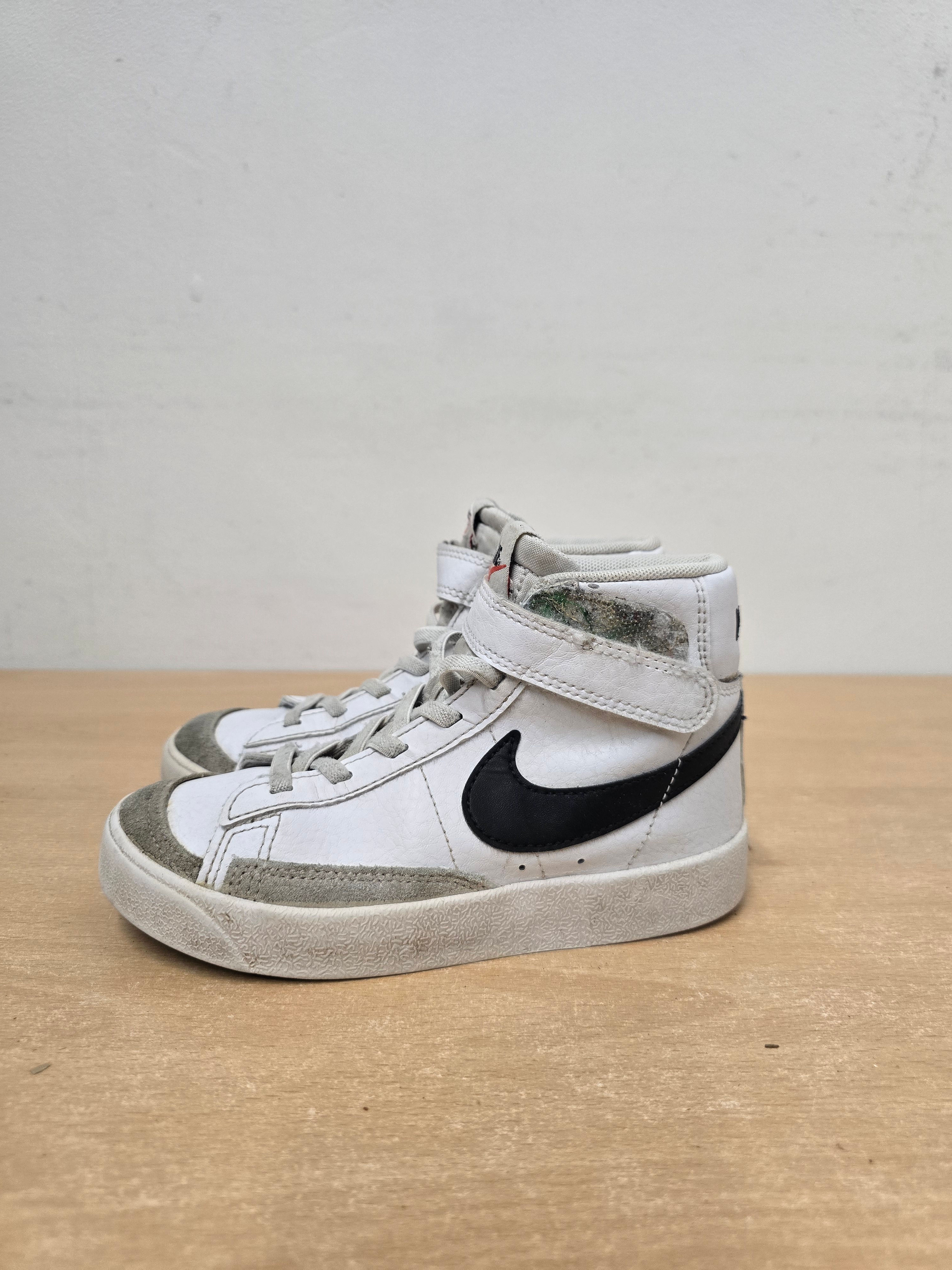 Nike Blazer Mid 77 Kids Trainer (White/Black) Size 12 (S158)
