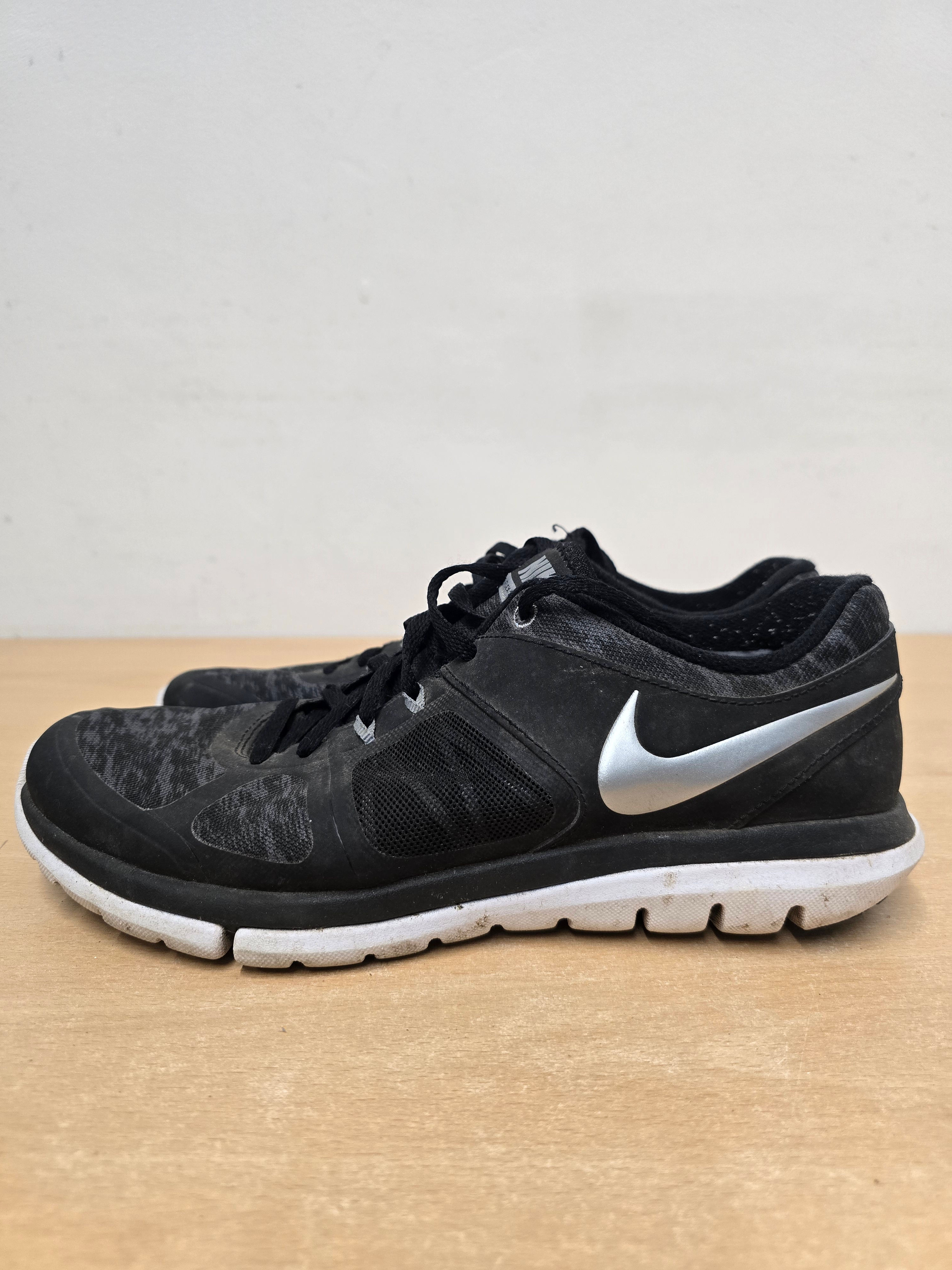 Nike Flex Run Trainers (Black) Size 7.5 (S157)