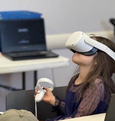 Code-it Hacks Kids camper testing VR coding project