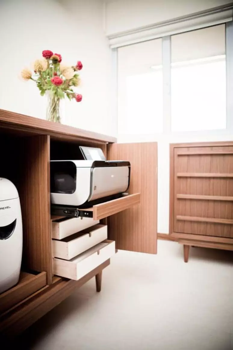 Mais ideias 5 Armário de escritório planejado com impressora no gaveteiro – Foto Home and Decor