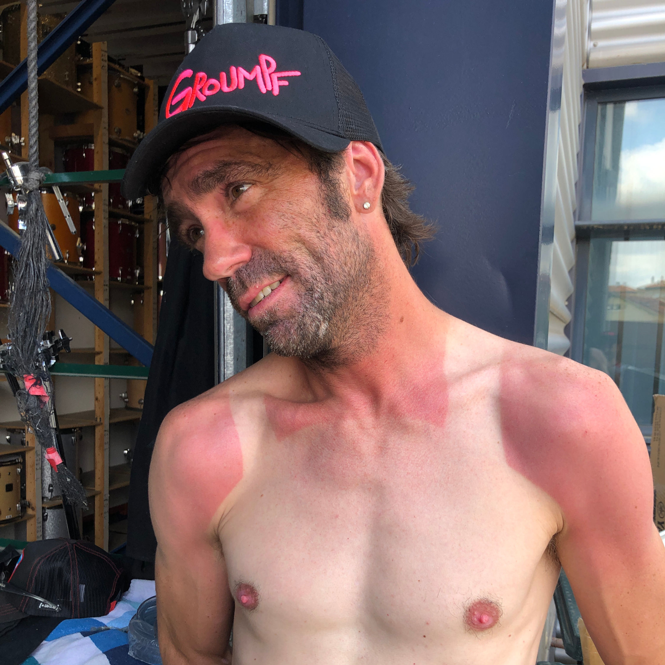 Casquette trucker brodée noire