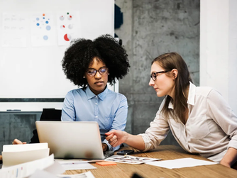 How to Navigate and Empower Yourself in Challenging Power Dynamics: A Fresh Approach