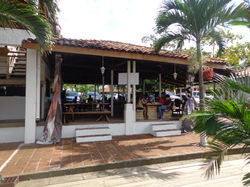 Diferentes zonas con mesas