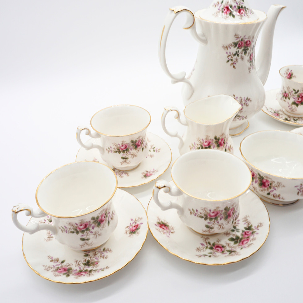 Royal Albert Lavender Rose Tea Set, Fifteen Pieces