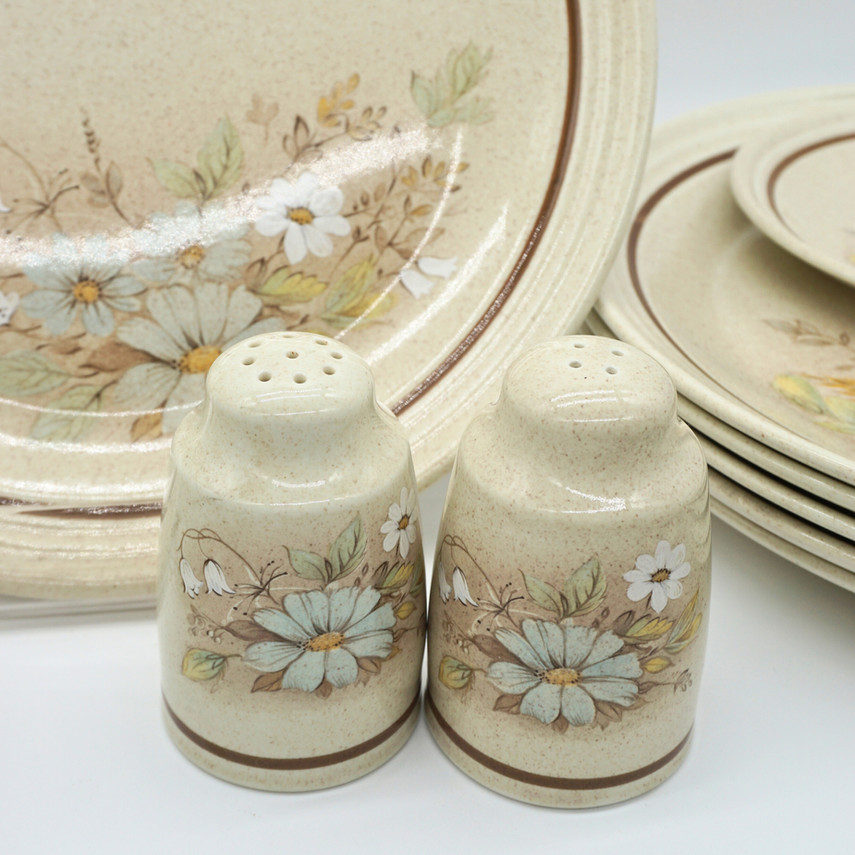 Royal Doulton English Stoneware Florinda Pattern Lambethware Set, 1970's