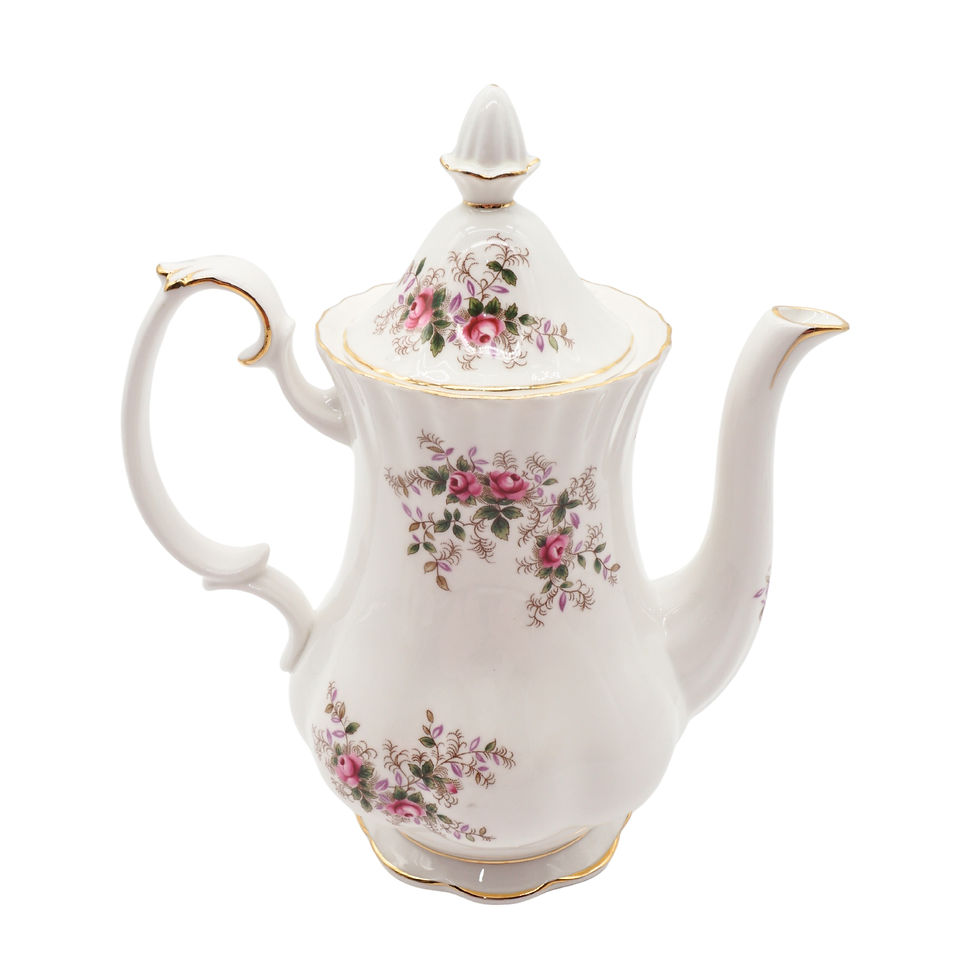 Royal Albert Lavender Rose Tea Set, Fifteen Pieces