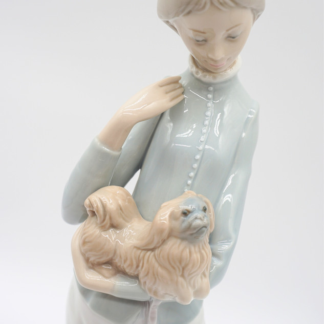Lladró Large Retired Porcelain Figurine “A Walk With the Dog”