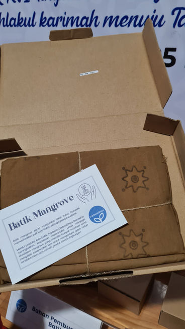 Batik Mangrove Version 1 Packaging from KEK-TS in an open cardbox box