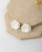 Küçük resim: Camellia Bloom Küpe