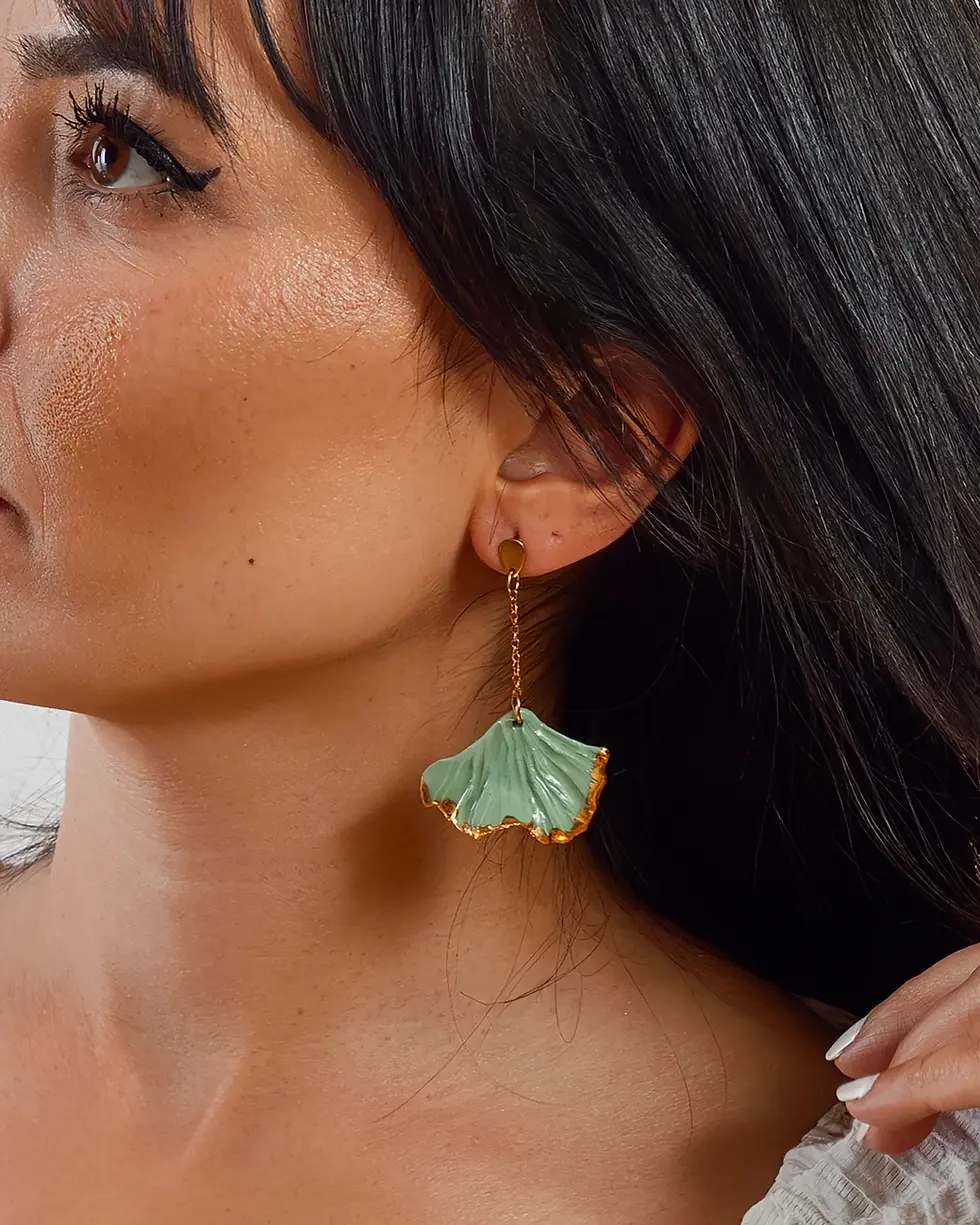 Küçük resim: Ginkgo Petal Küpe