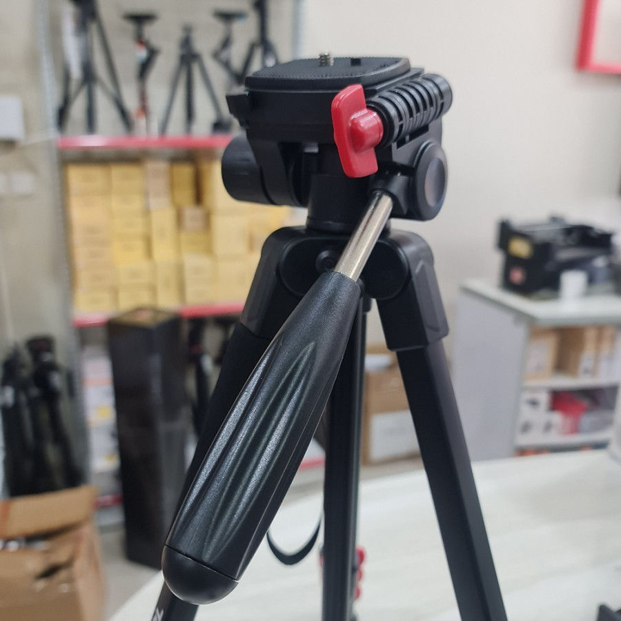 Thumbnail: TAKARA LEGACY 204 Lightweight Tripod Kamera Camera DSLR Mirrorless