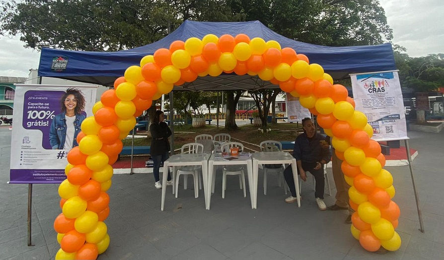 O CRAS Jardim Eldorado, em parceria com o Instituto Elements, promoveu, na última sexta-feira (23), uma ação especial na praça da Ponte do Imaruim com foco na Campanha Maio Laranja — mês dedicado à prevenção e combate ao abuso e à exploração sexual de crianças e adolescentes. A atividade aconteceu das 9h às 17h e contou com a participação da comunidade local, principalmente jovens e famílias da região.