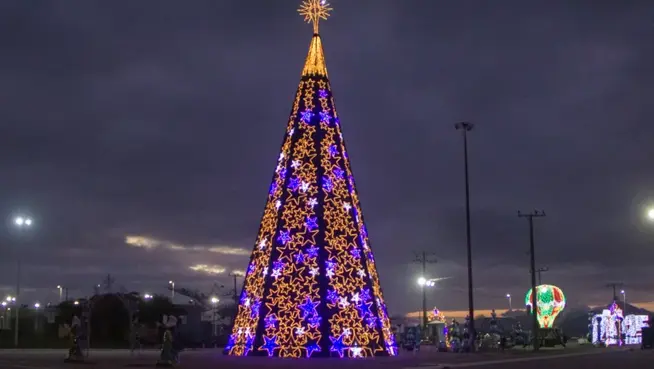São José acende iluminação natalina e inaugura árvore e Casa do Papai Noel nesta quinta-feira (4)