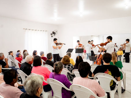 Centro de Convivência do Idoso de Palhoça recebe apresentação da OFIC