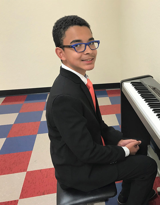 Jorgepiano.jpeg