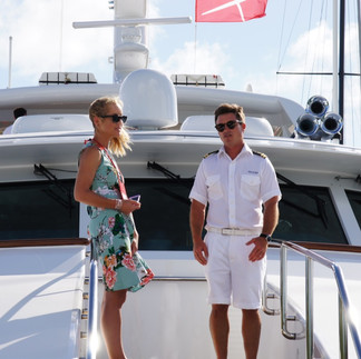 Boook a charter yacht 