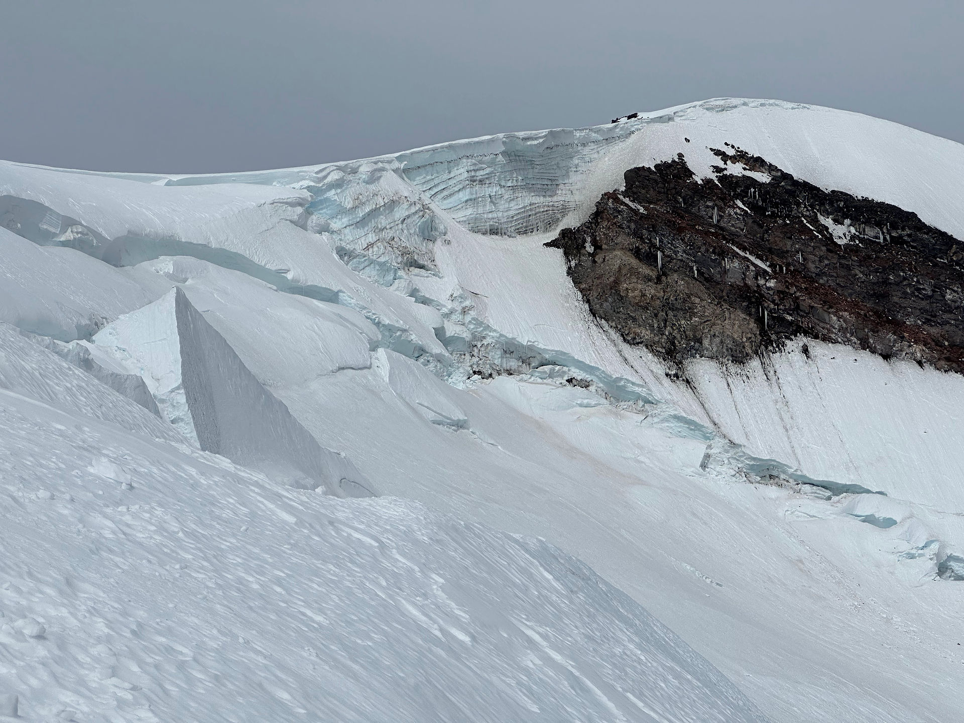 Crumbling icefall from the plateau - Liz' photo