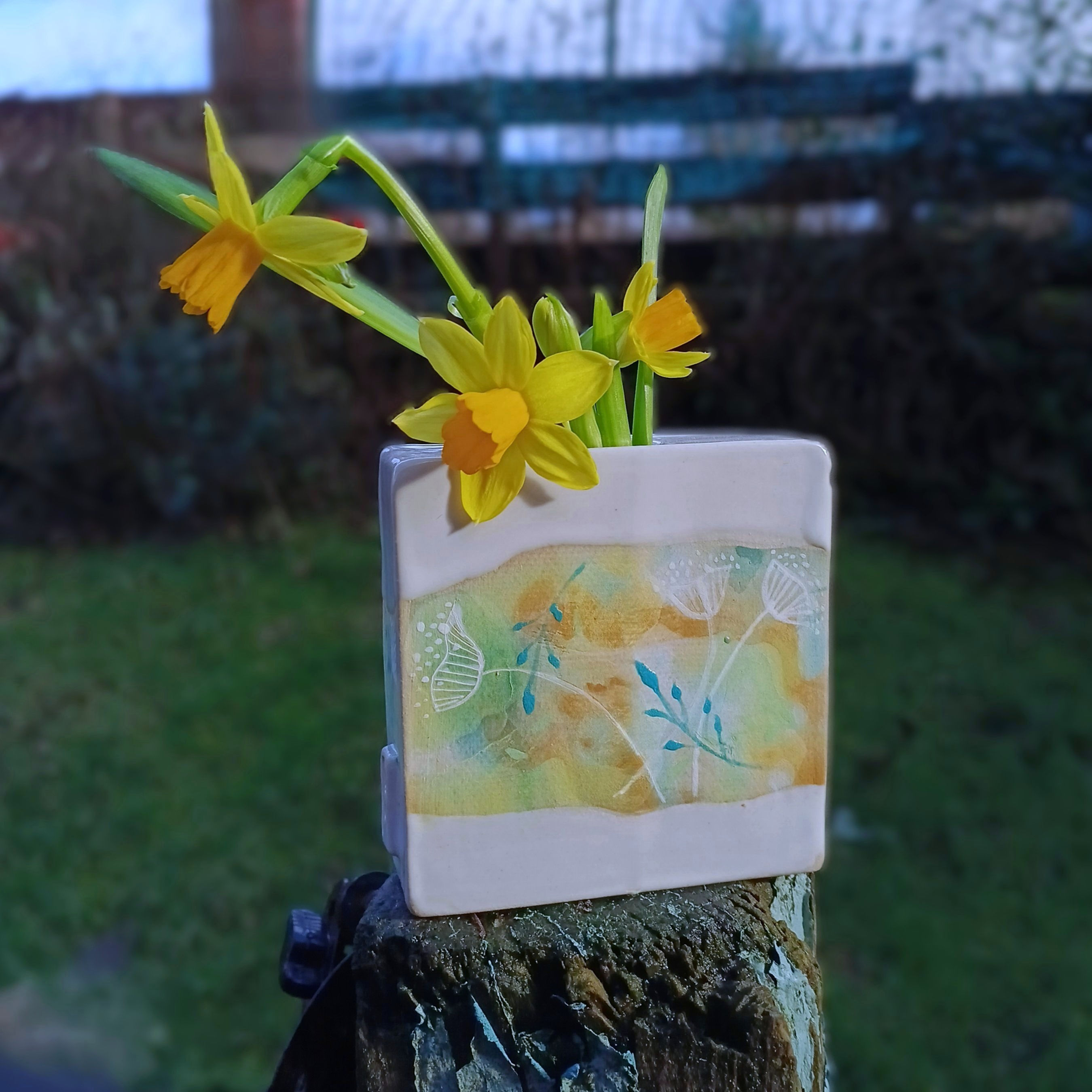 Handcrafted square bud vase in fresh spring vibes - Daybreak