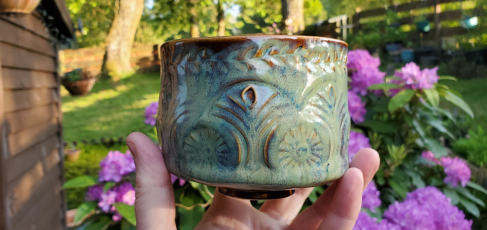 Thumbnail: Textured Lustre Teacup
