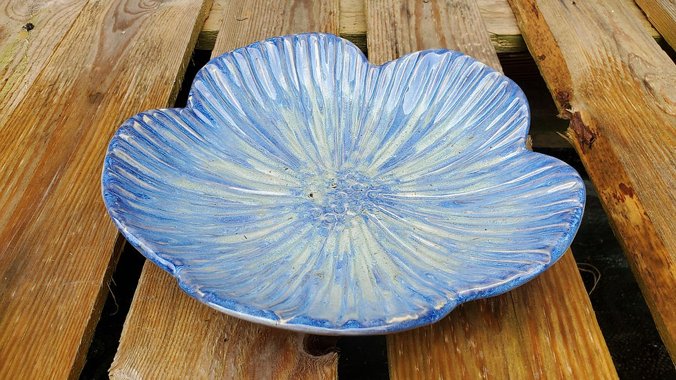 Flower-Shaped Stoneware Serving plate – Periwinkle Blue