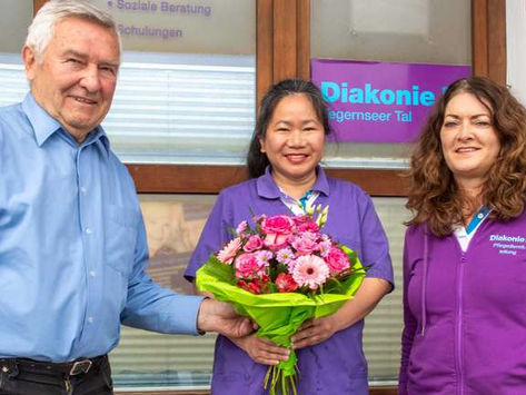 Philippinin schließt Ausbildung zur Pflegefachkraft ab: „Danke dem Himmivater da oben“