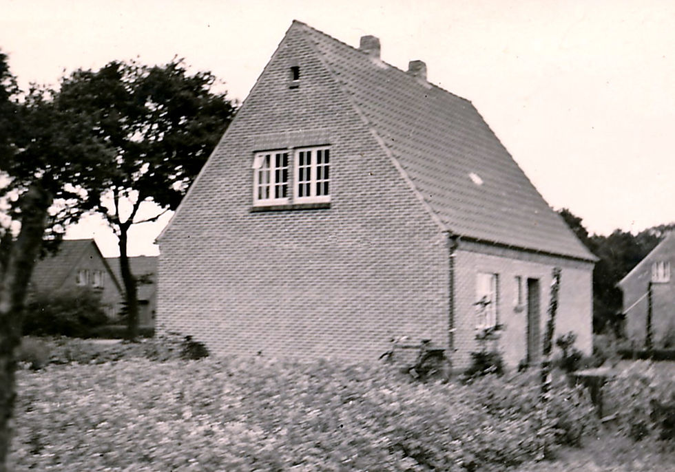 In diesem Haus in Friedrichsfehn bezogen Herta und Erwin Fichtner mit ihrer Tochter Traute Anfang der 50er Jahre ihre erste Mietwohnung