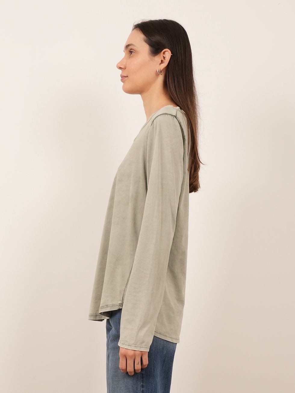 Thumbnail: V-neck t-shirt in cotton