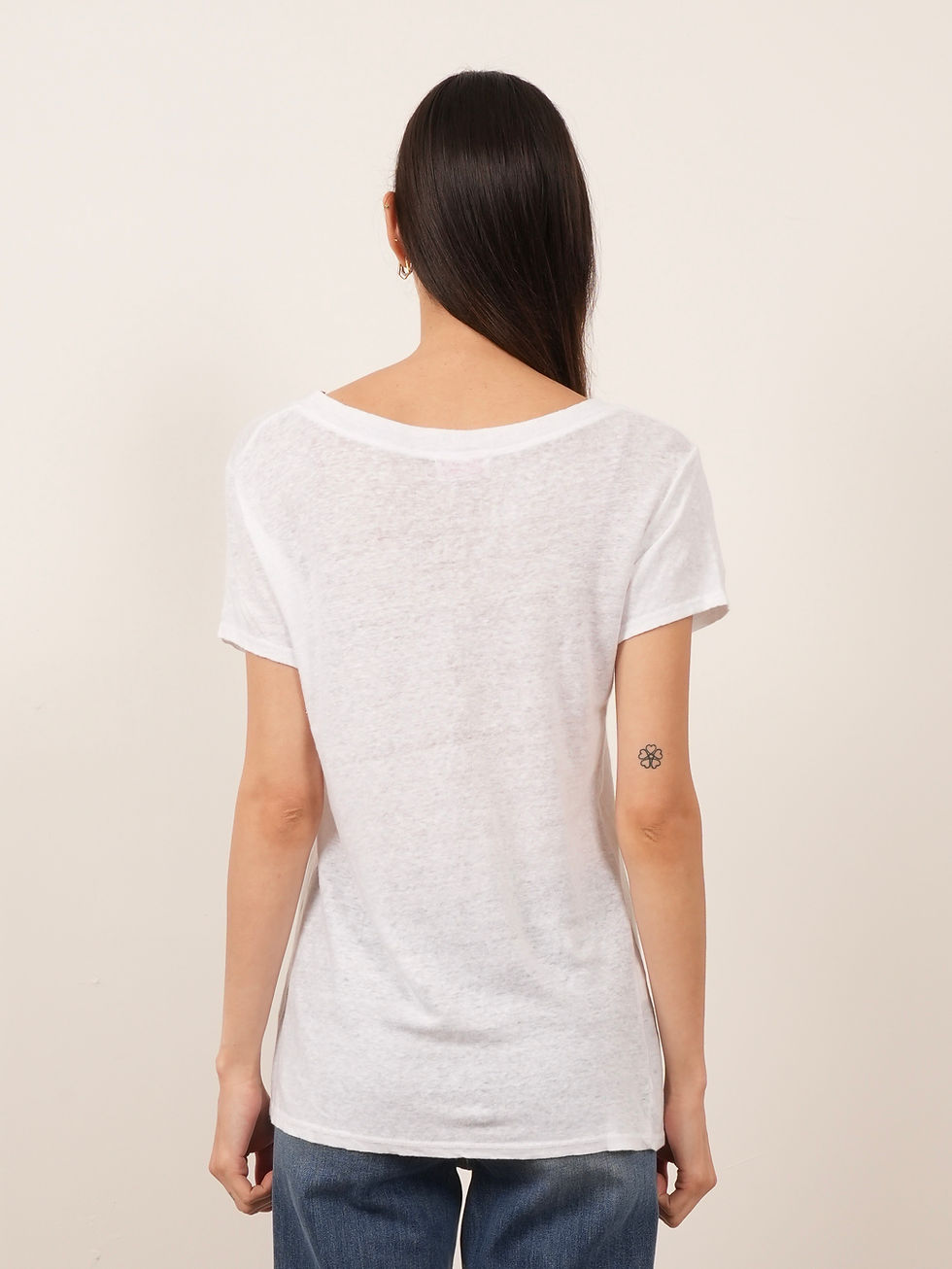 Thumbnail: V-neck linen T-shirt