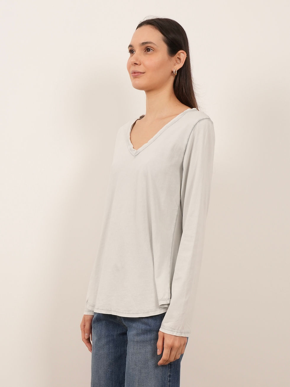 Thumbnail: V-neck t-shirt in cotton