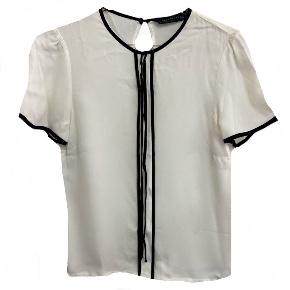 Blusa Off White e Preta Manga Curta da Zara - Tam PP