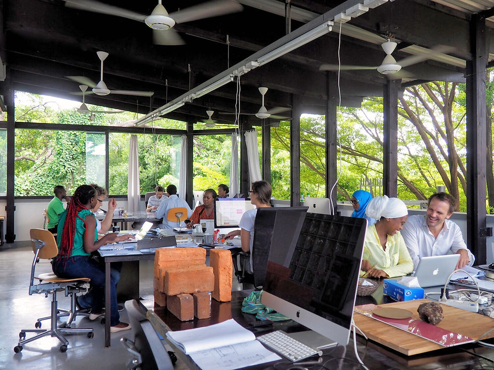 Miniaturbild: ergonomischer Arbeitsstuhl, Sitz und Lehne aus Holz, Architektenstuhl