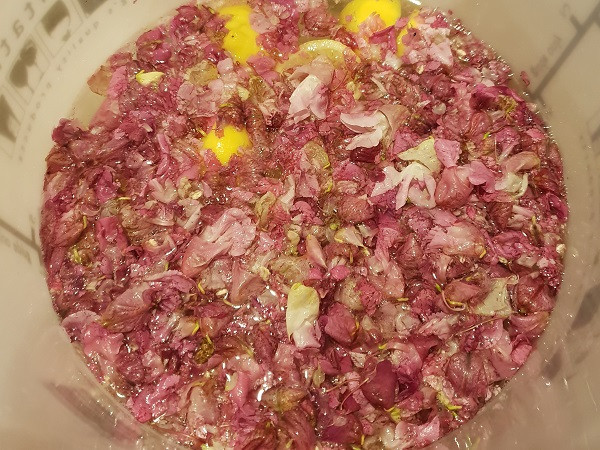 Hima;ayan Balsam flowers being made into Champagne or Hooch