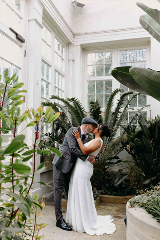 Sheffield wedding photographer botanical gardens Victoria Greensmith5.jpeg