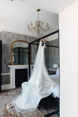 High peak female wedding photographer